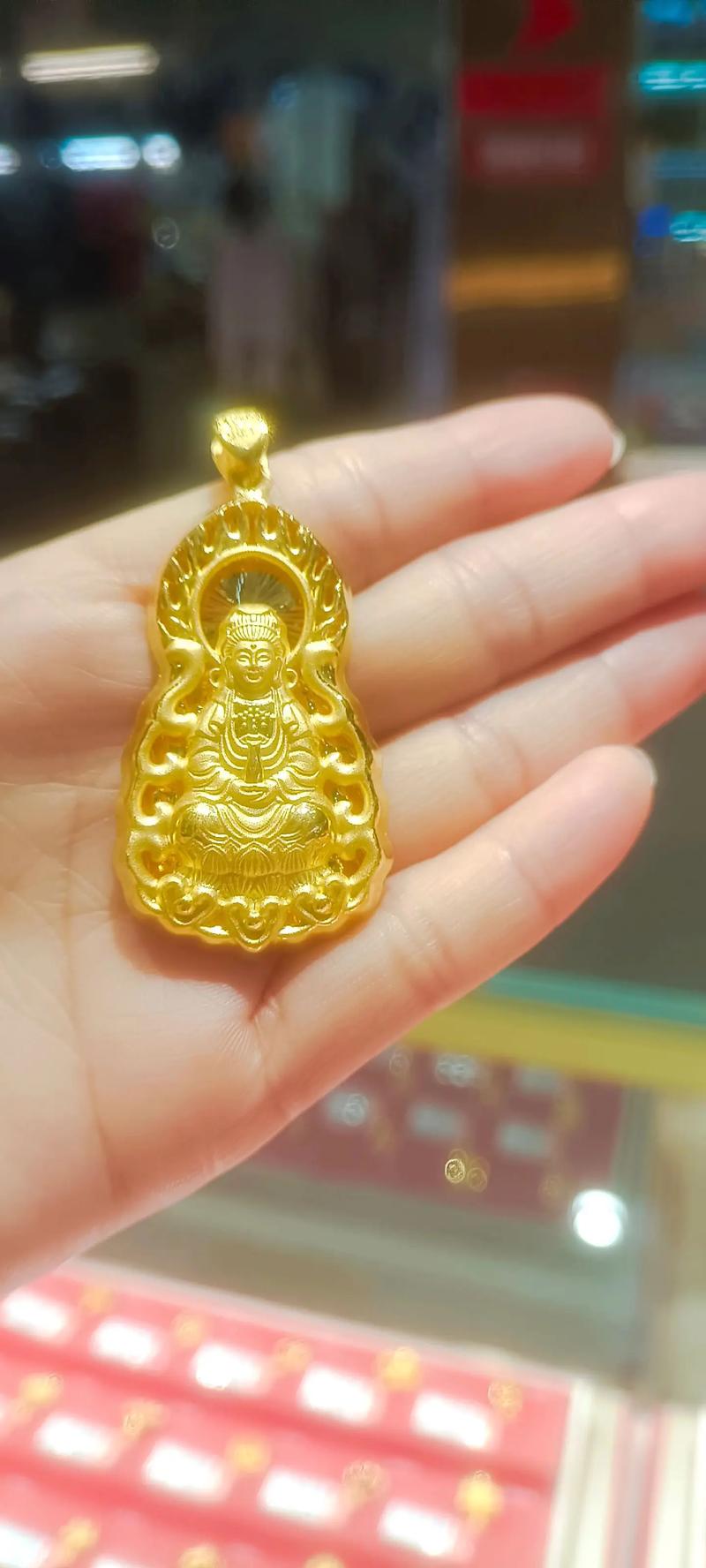 火命人适合佩戴哪种招财挂件蕞吉祥？