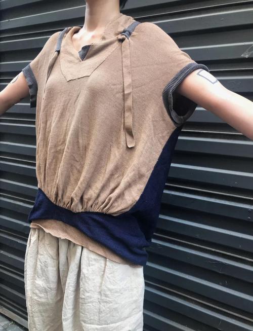 土命今年适合穿什么衣服？有哪些忌讳的颜色或款式需要避免？