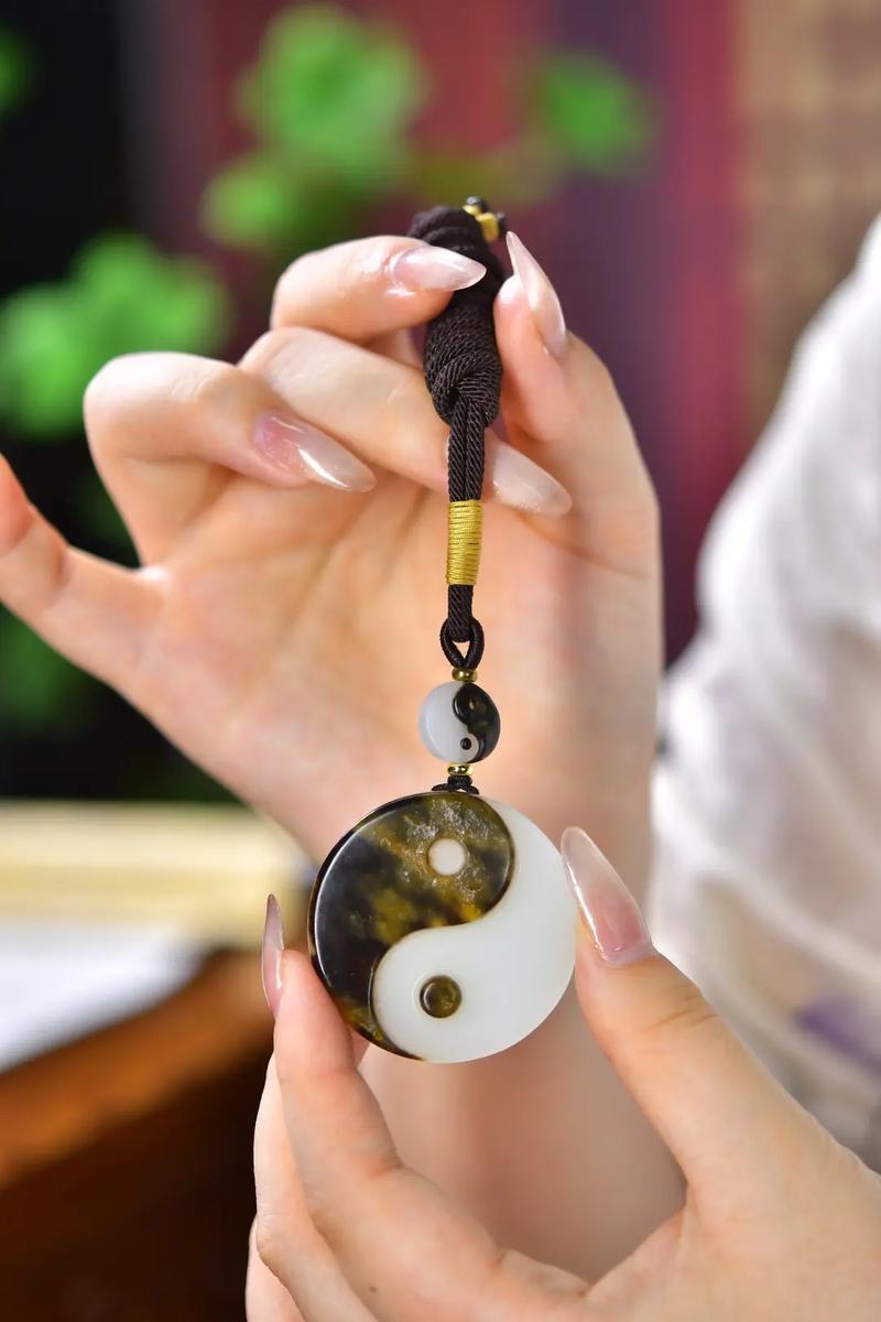炉中火命转运时佩戴玉石是否有助于转运？